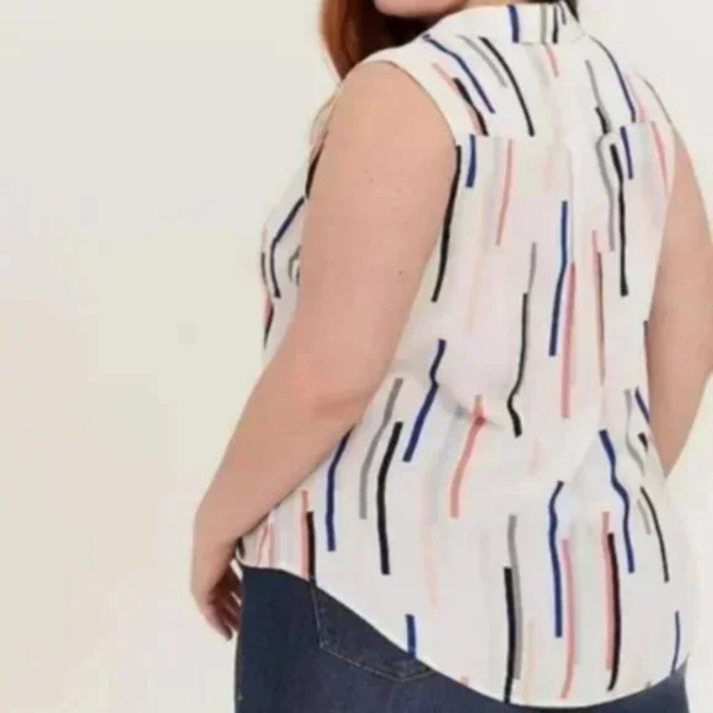 Torrid Tank - Picture 2 of 5